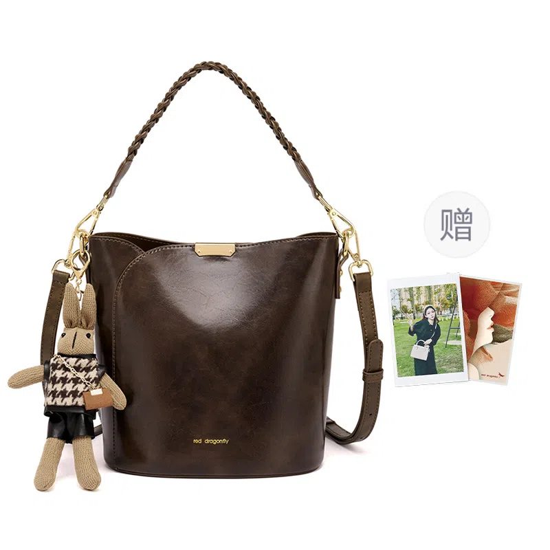 红蜻蜓 高级感气质复古水桶包小众质感通勤 牛皮 单肩斜挎手提包 常规 女款 深咖啡色
