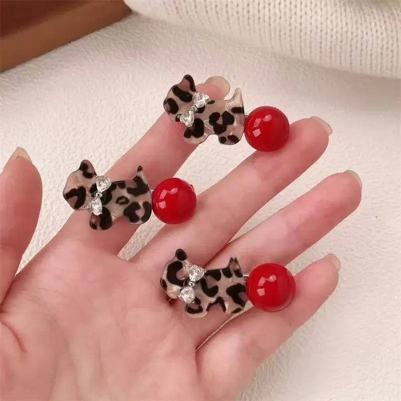 希铃 气质百搭高级感 豹纹红珠珠 亚克力 发夹 女款