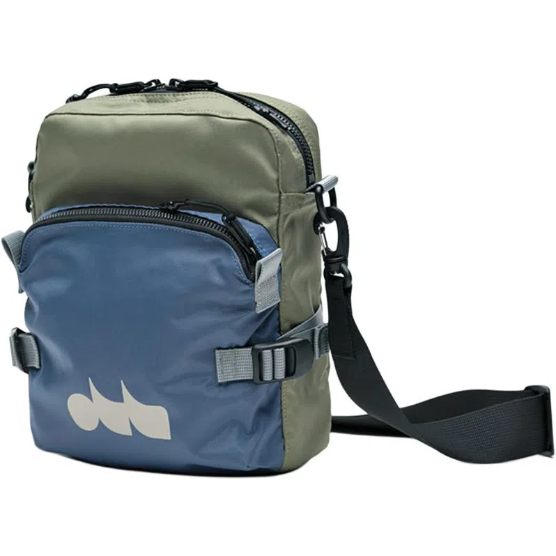 the MAD HATcher 乐舞 Series Retro Nylon Crossbody Bag