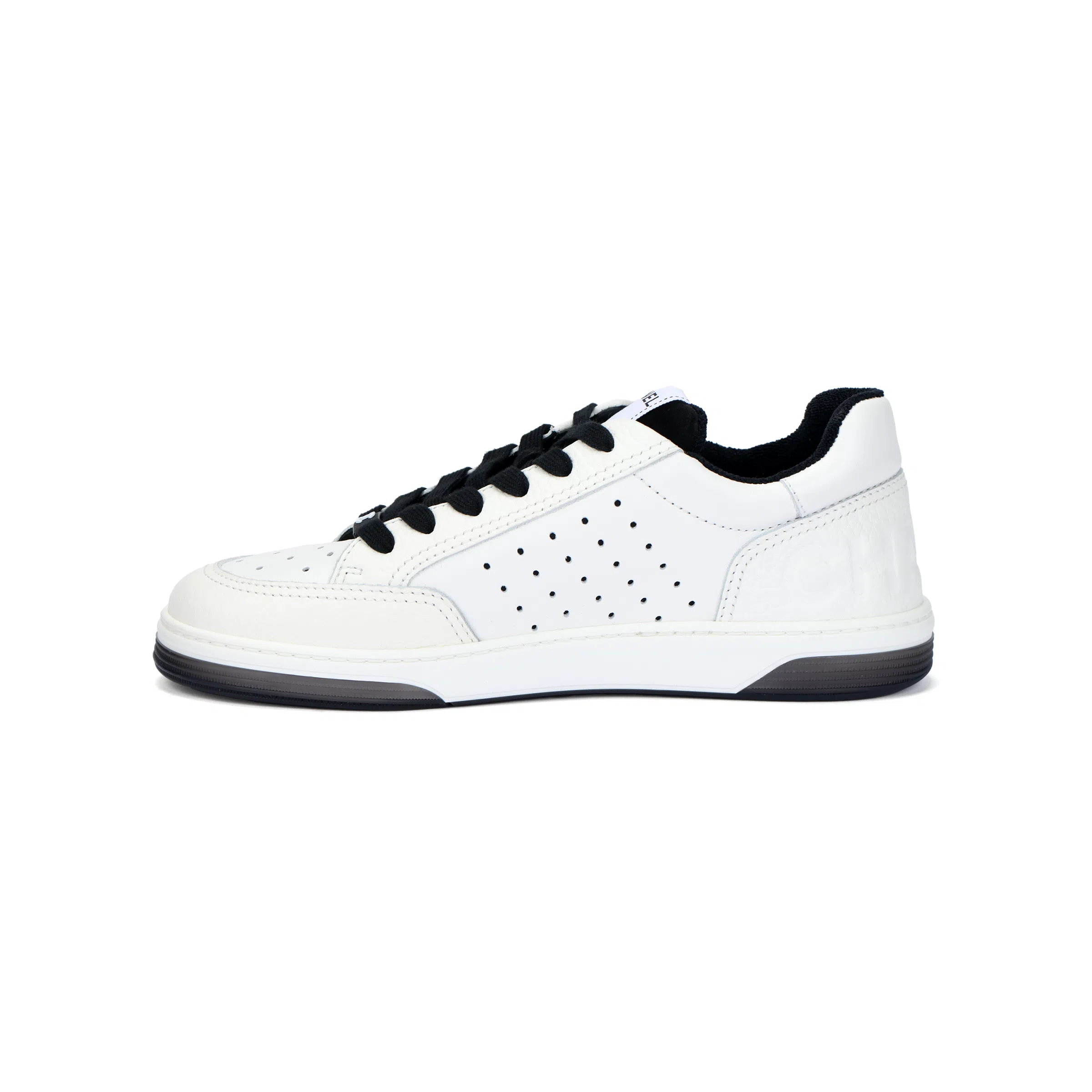 CHANEL 22P Black White