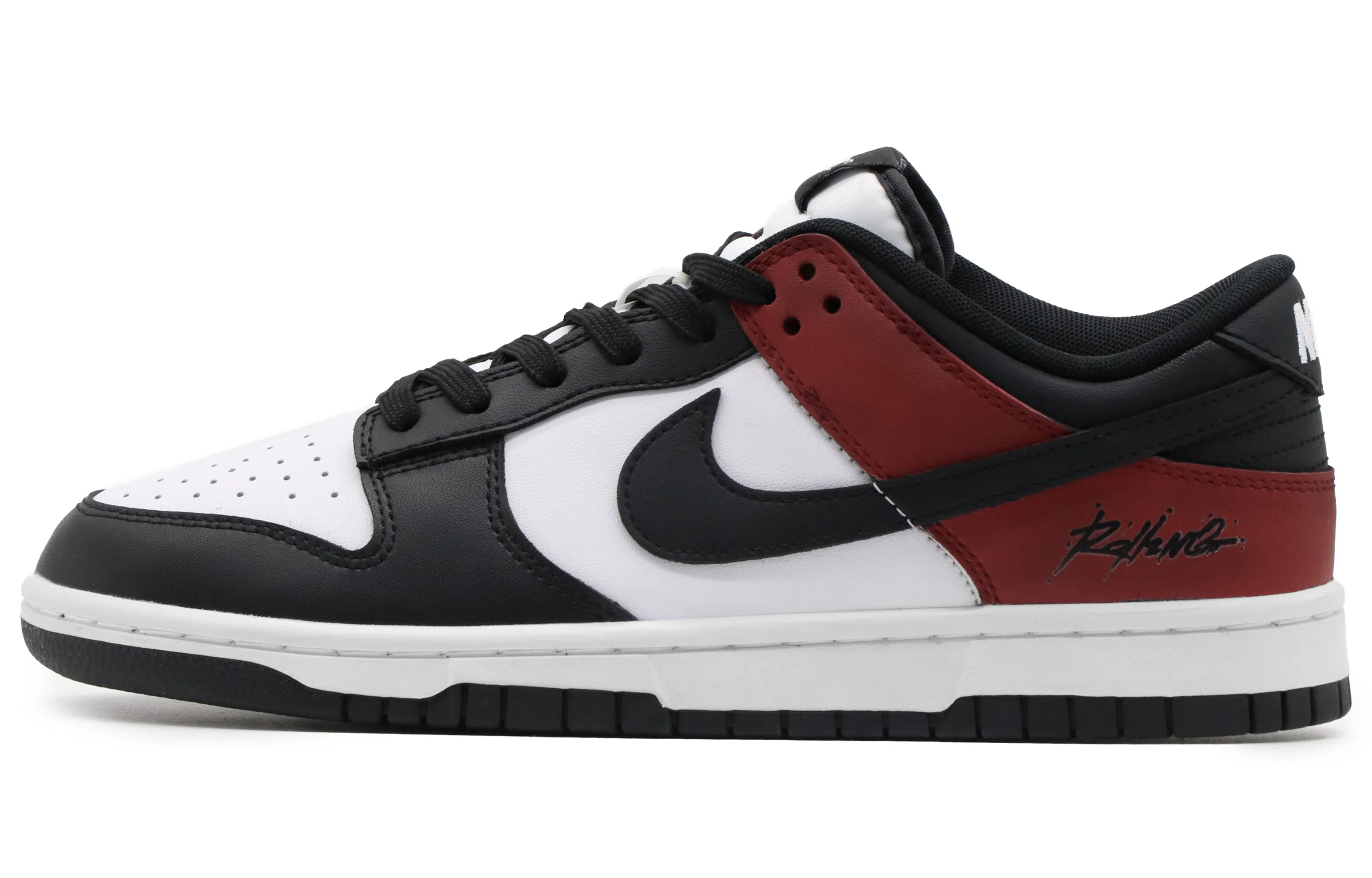 Nike Dunk Low "Bulls"