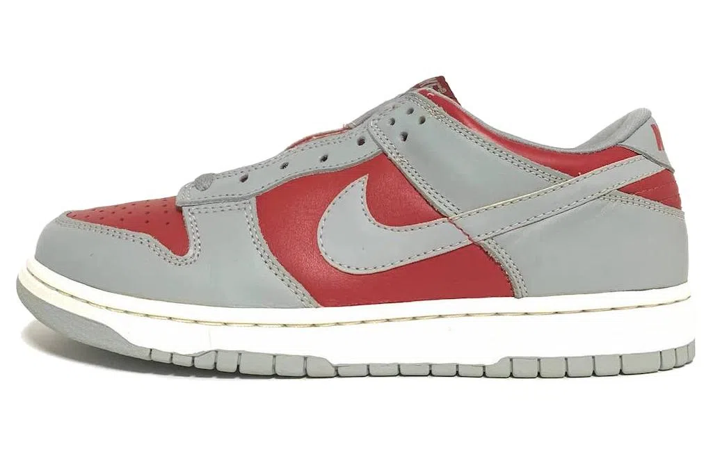Nike Dunk Low "Ultraman"