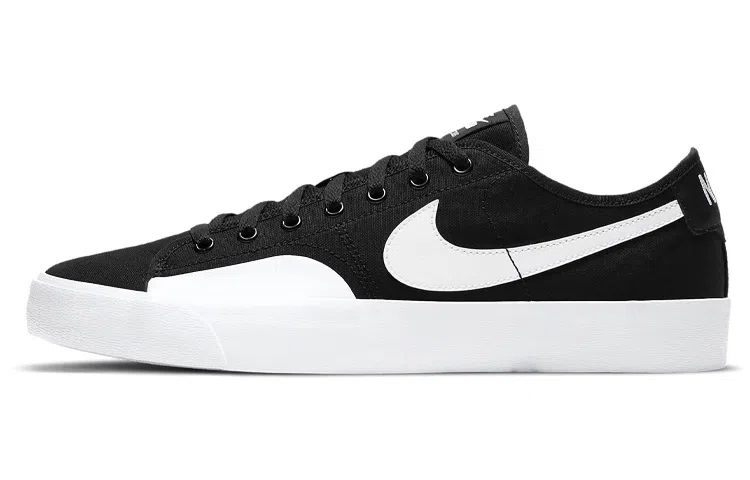 Nike Blazer Low SB Black White
