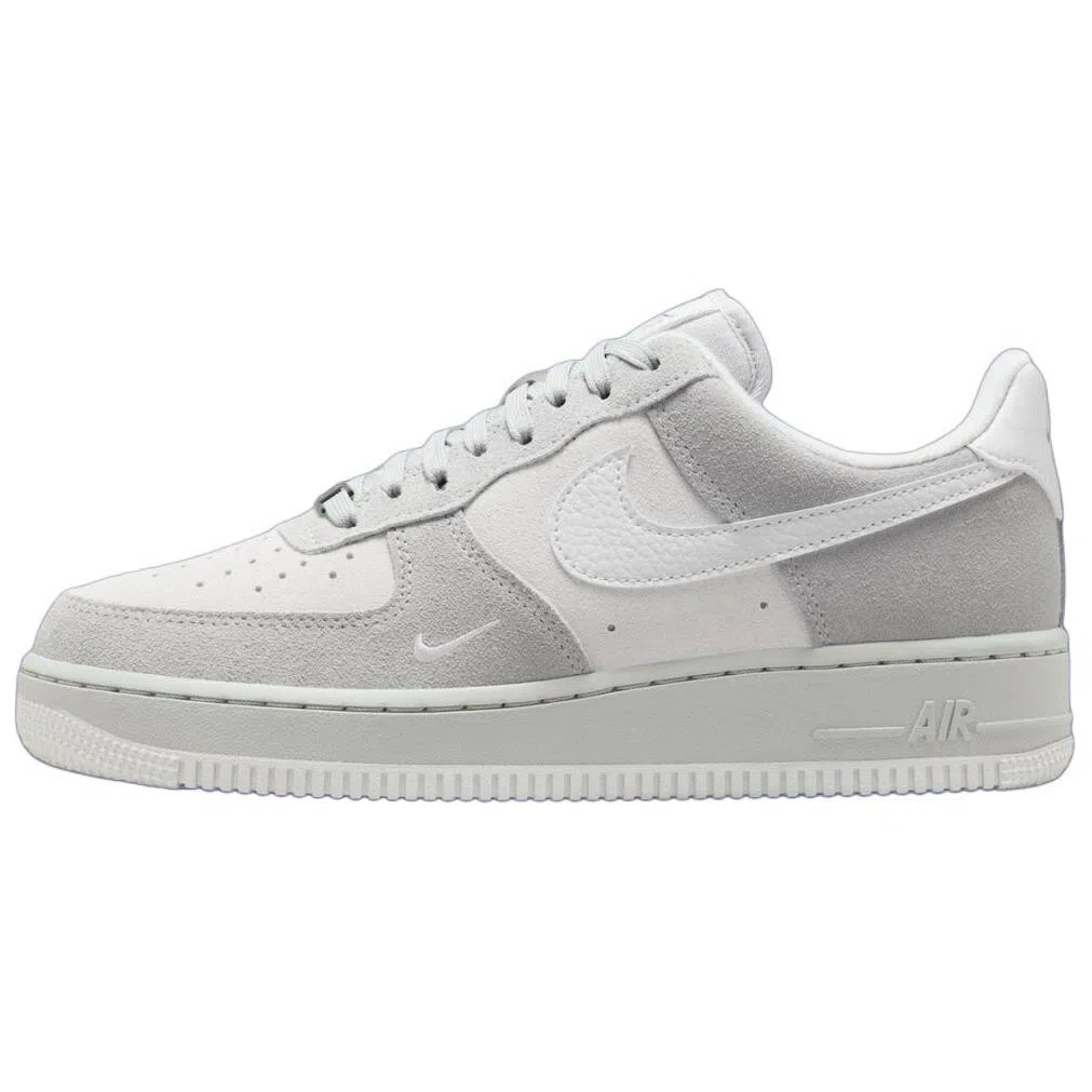 Nike Air Force 1 Low "Light Smoke Grey"