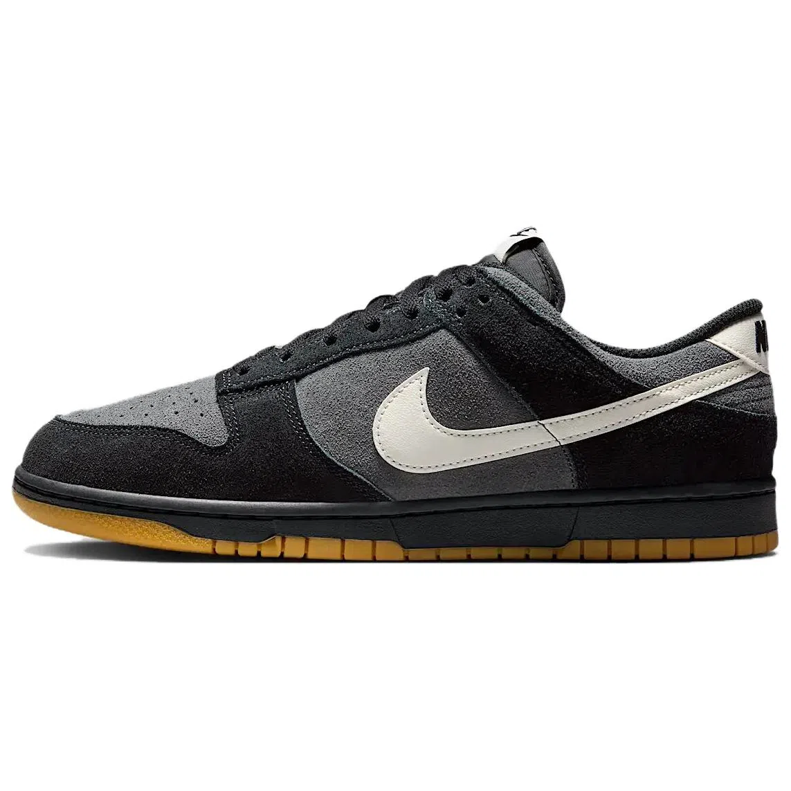 Nike Dunk Low Retro SE "Black Grey Gum"