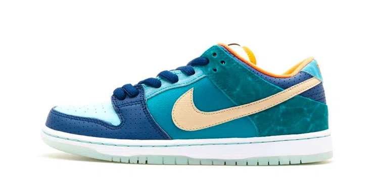 Nike Dunk SB MIA Skate Shop