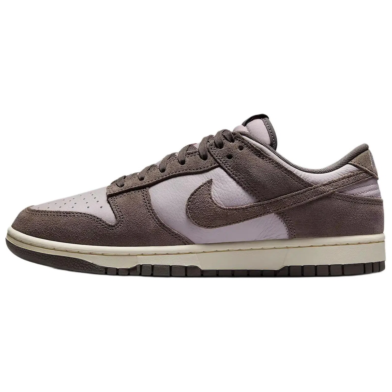 Nike Dunk Low Retro SE Purple
