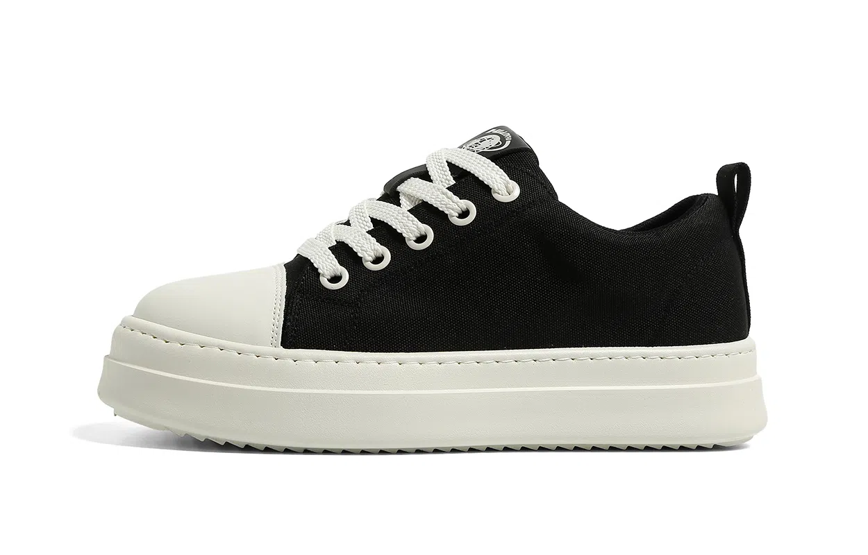 HUANQIU Canvas Shoes Black