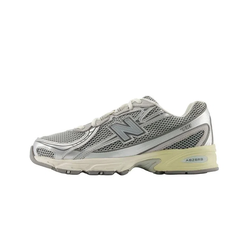 New Balance 740 Silver