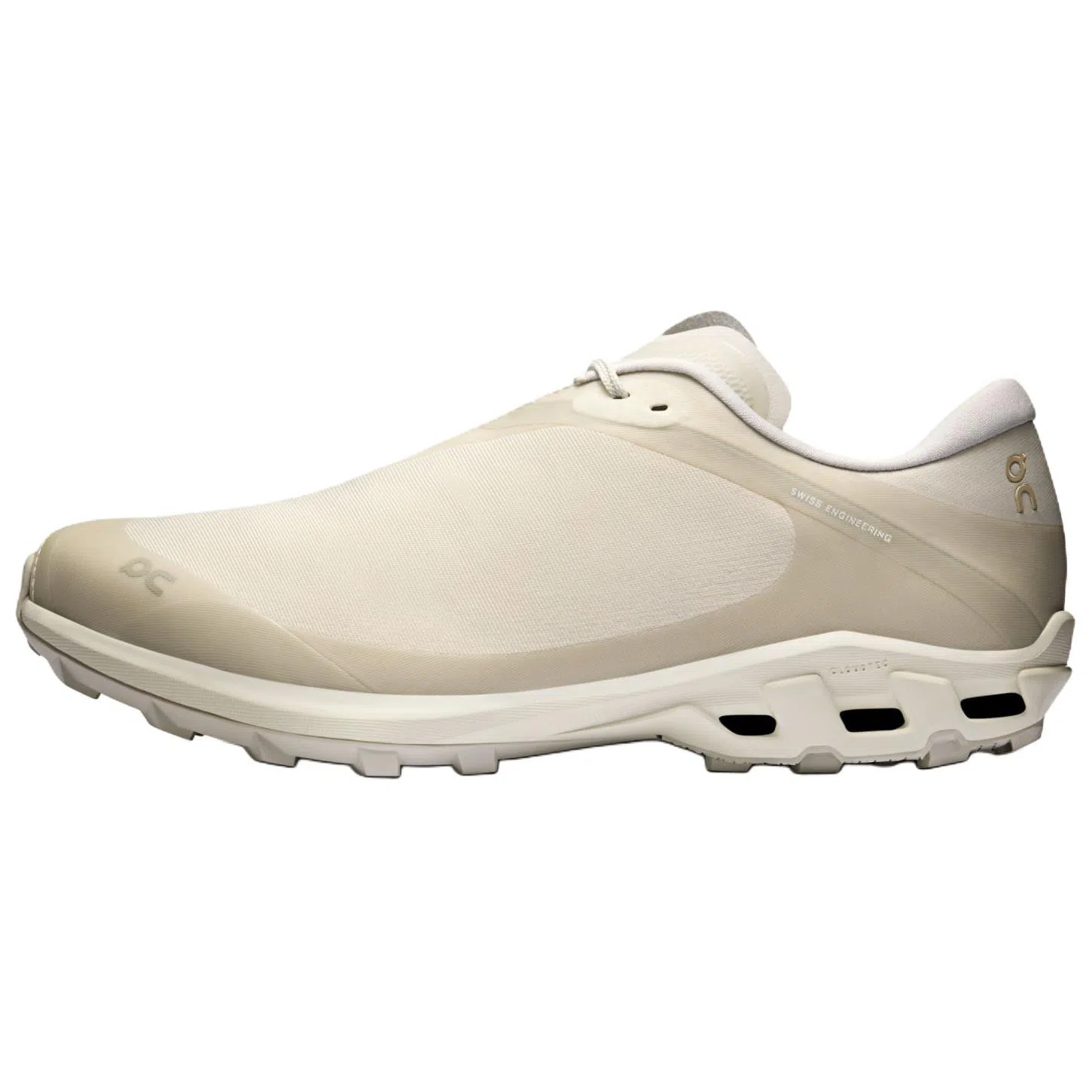 POST ARCHIVE FACTION x On Cloudventure Peak Beige