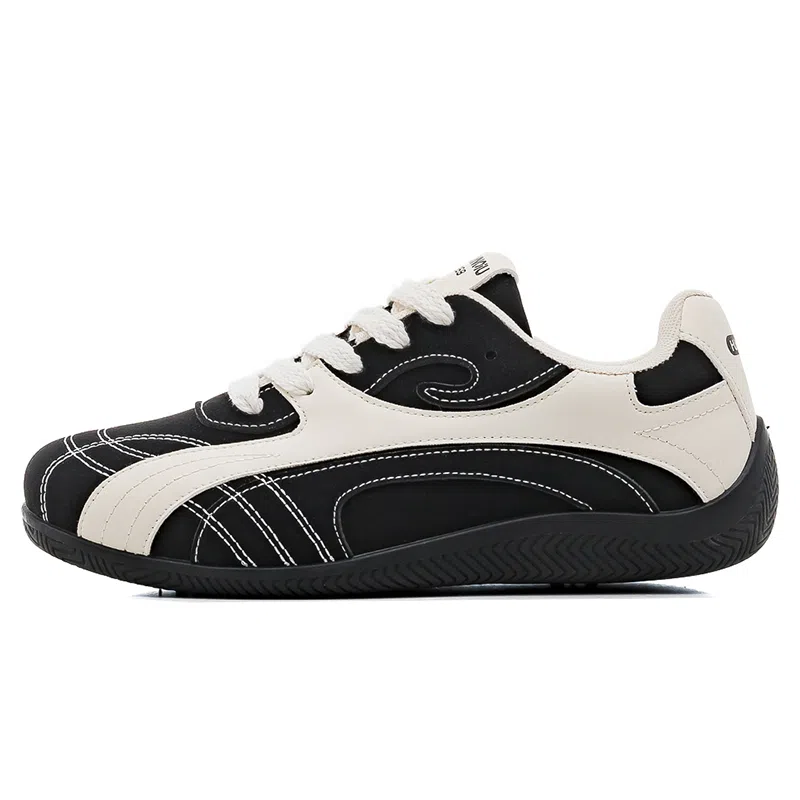 HUANQIU Retro Low Top Sneakers