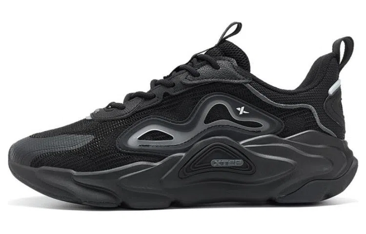 特步 云野 防滑耐磨 低帮 运动休闲鞋 男款 黑色