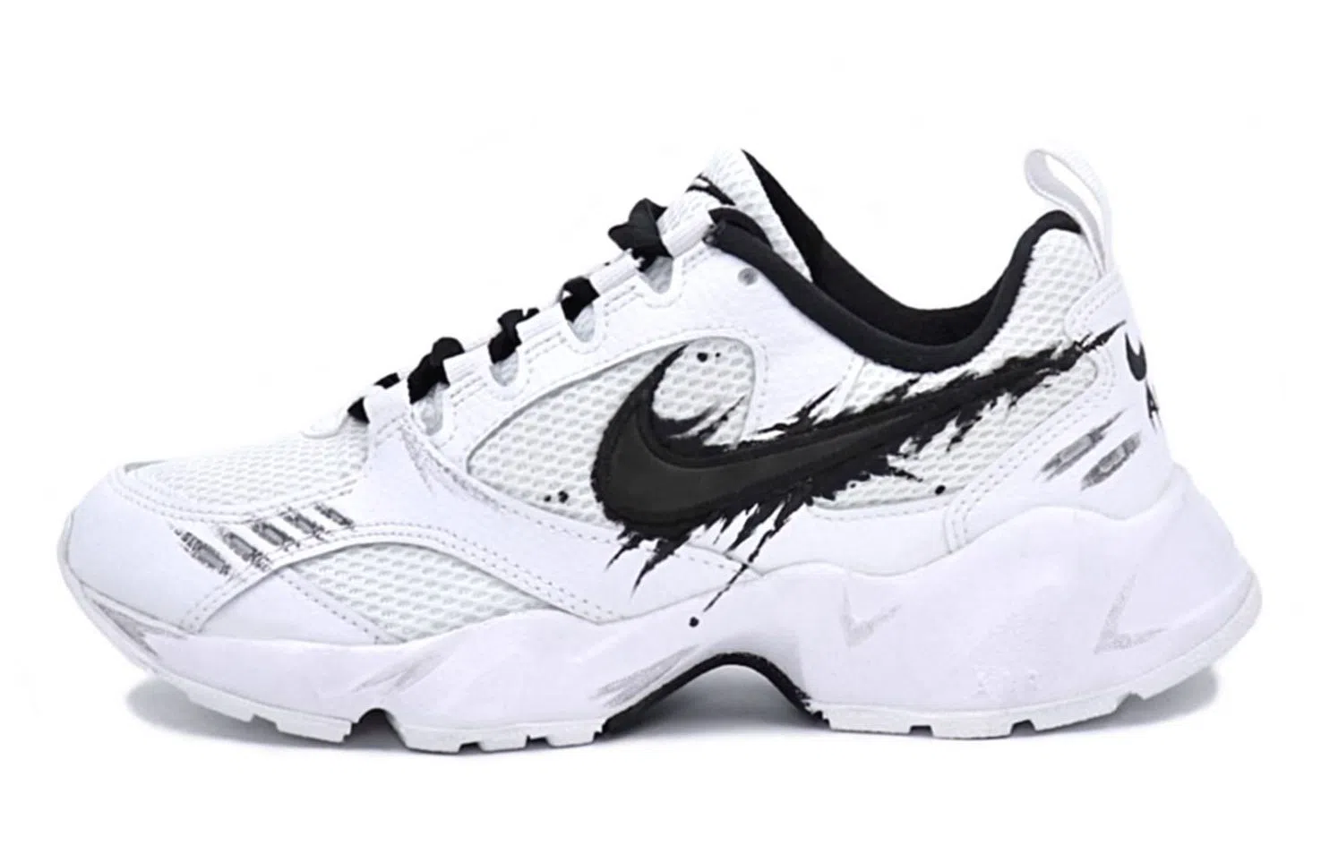 Nike Air Heights Black White