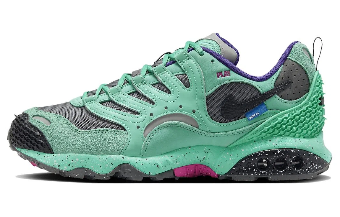 UNDEFEATED x Nike Air Terra Humara "Light Menta"
