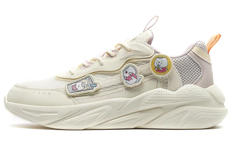 特步 爪爪鞋 防滑耐磨减震 低帮 运动休闲鞋 女款 米灰