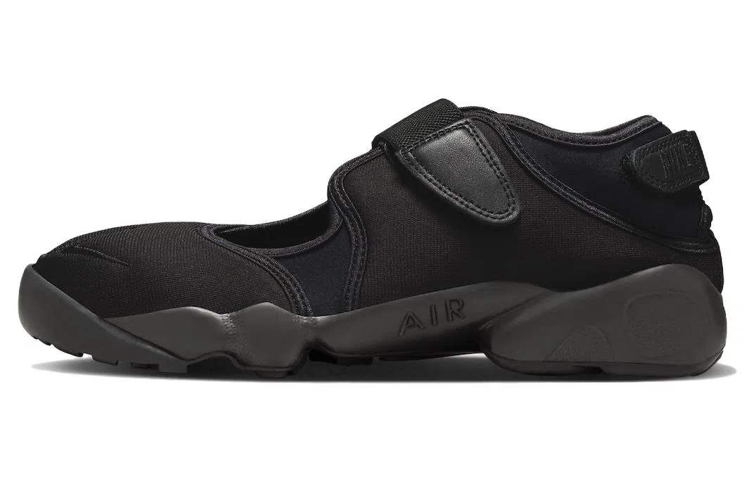 Nike Air Rift "Triple Black"
