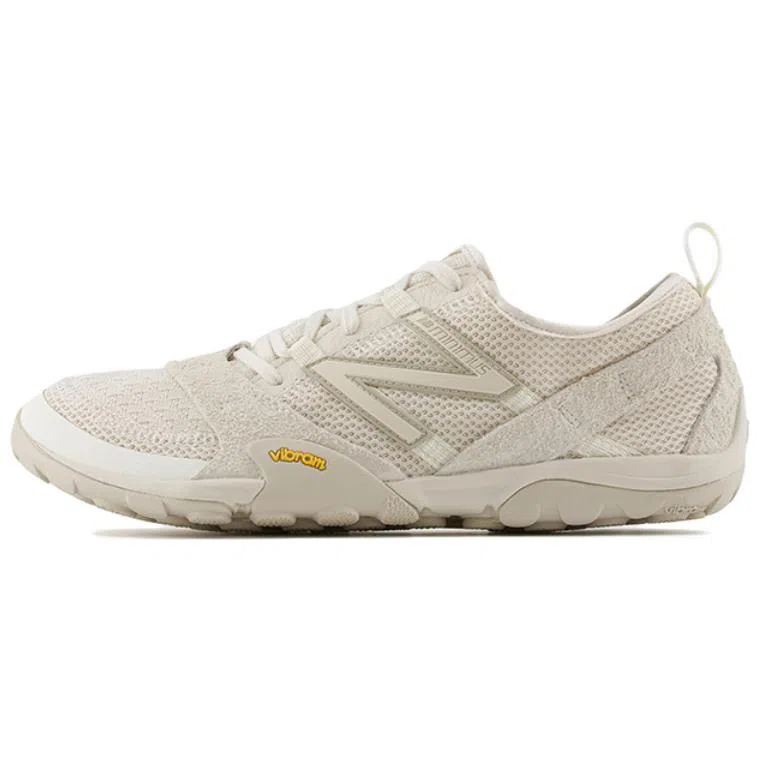 New Balance MT10 Beige