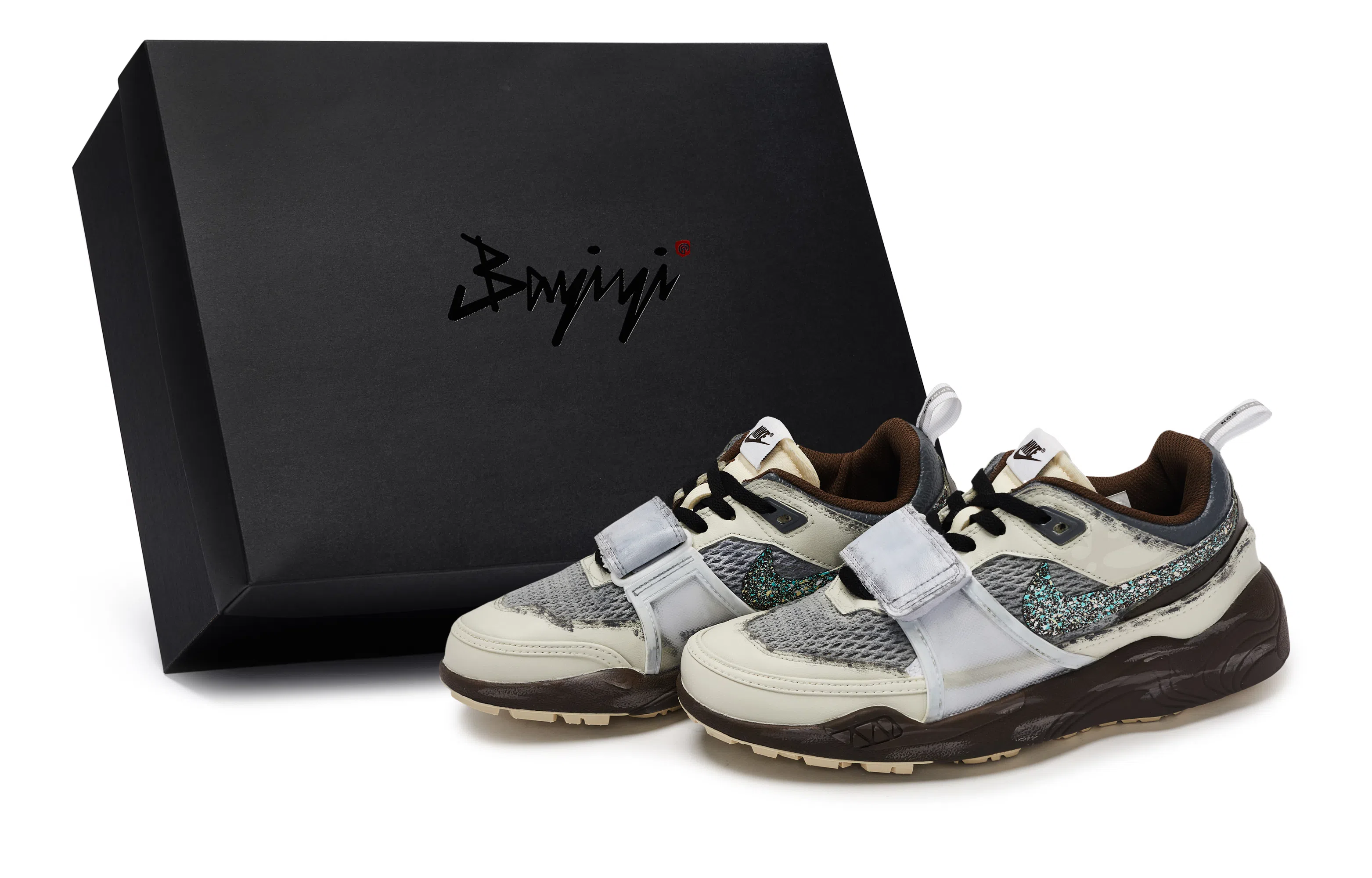 Travis Scott x Nike Zoom Field JAXX