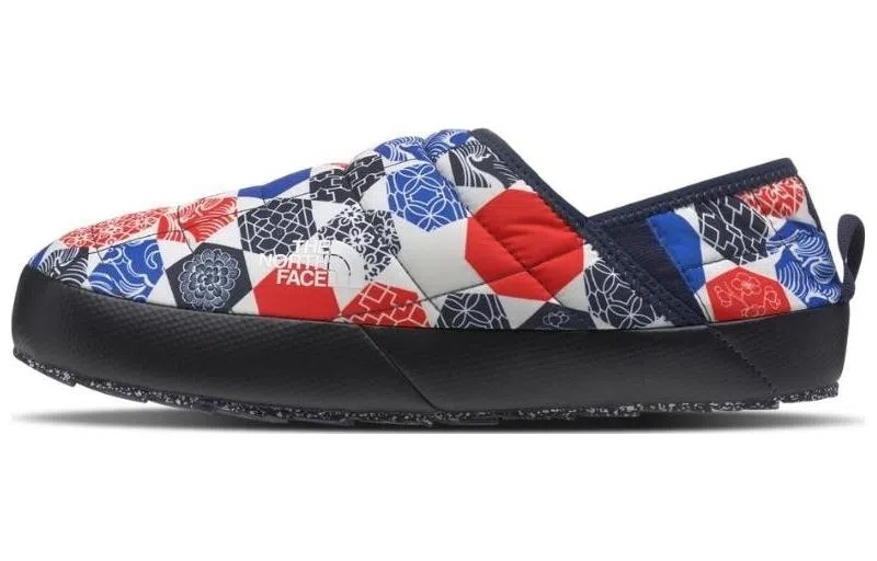 The North Face Thermoball Traction Black Red