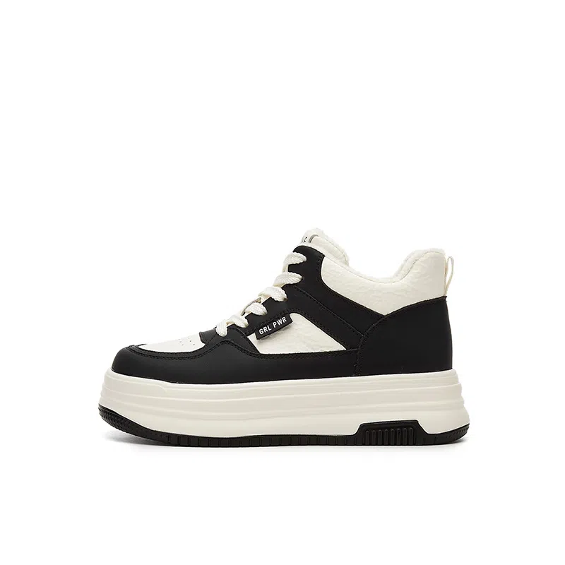 DAPHNE Classic Mid-Top Sneakers