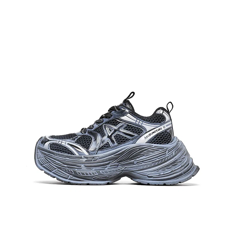 Acupuncture Classic Retro Low Dad Sneakers