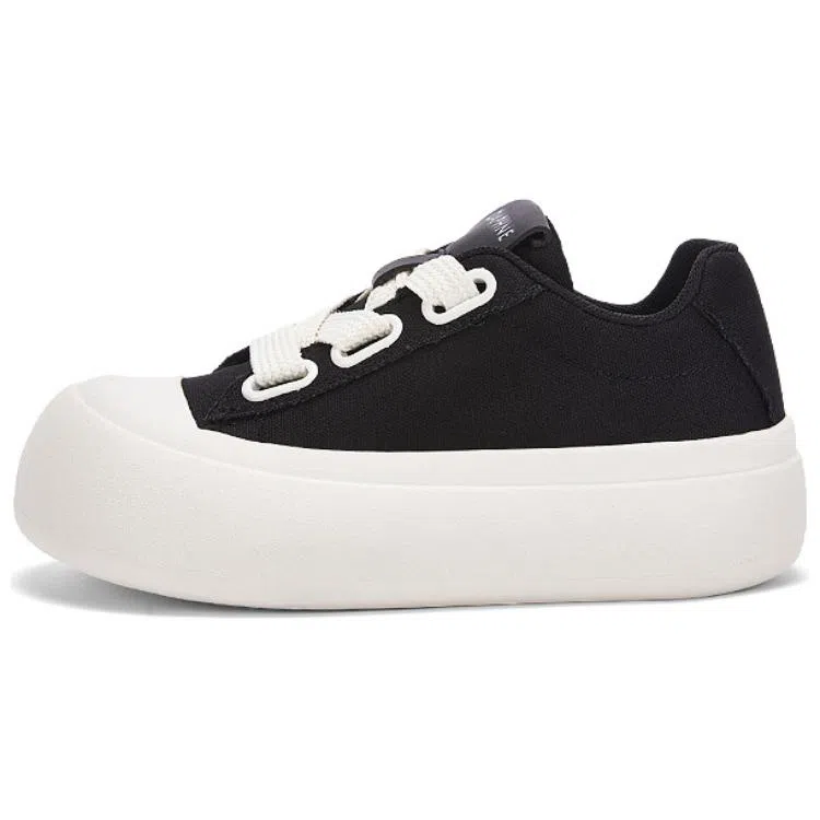 DAPHNE Low Top Sneakers