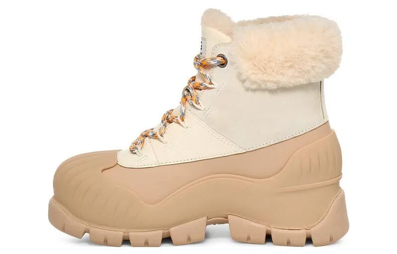 UGG Classic Boot Fossil White