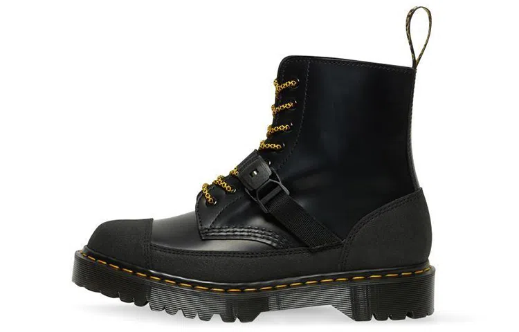 Dr. Martens 1460 Tech