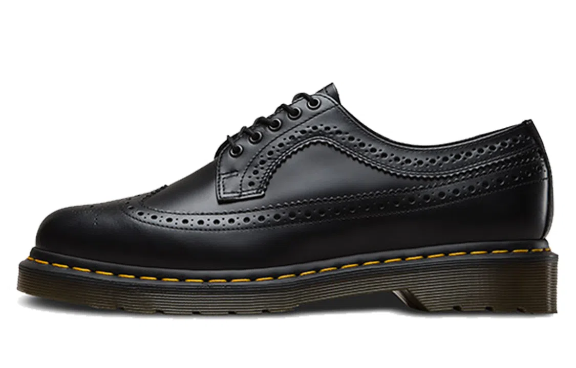 Dr. Martens Brogue 5-Eye Black