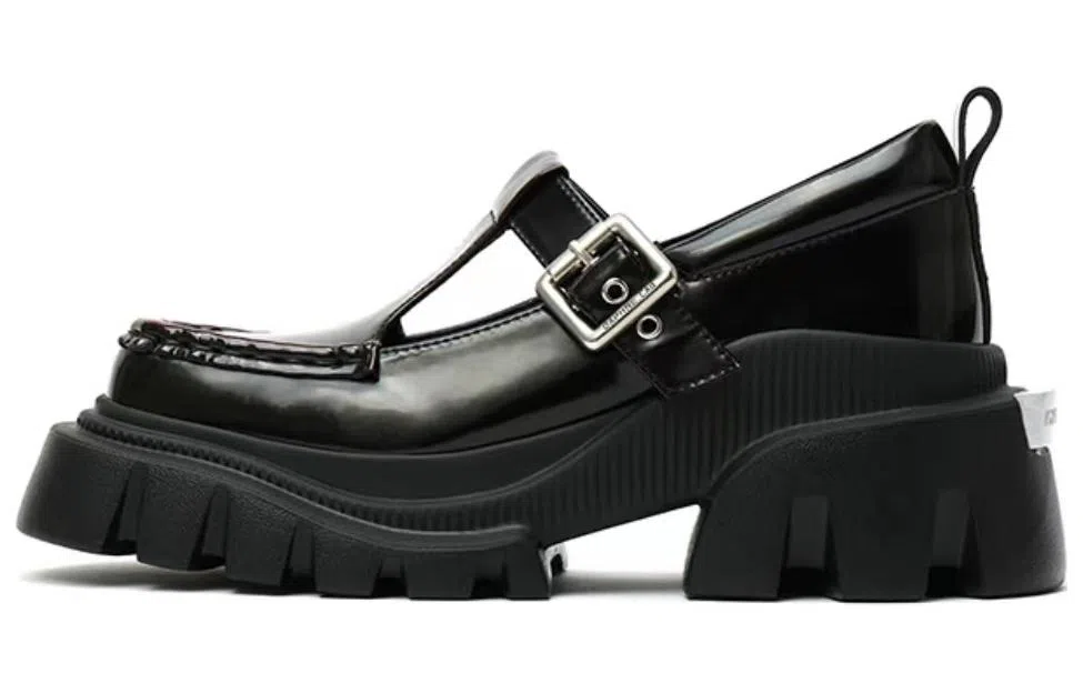 Daphne Lab Mary Jane Black