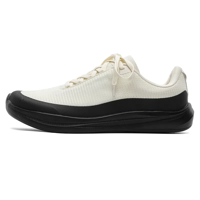 V05 Low Top Casual Sneakers