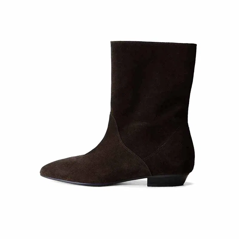Shoemaker Queen Chelsea Boots