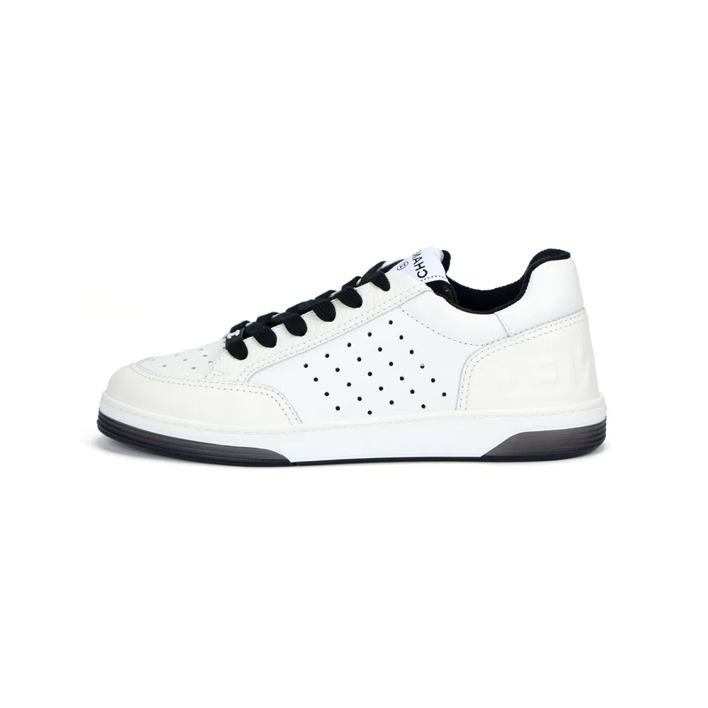 CHANEL 22P Black White