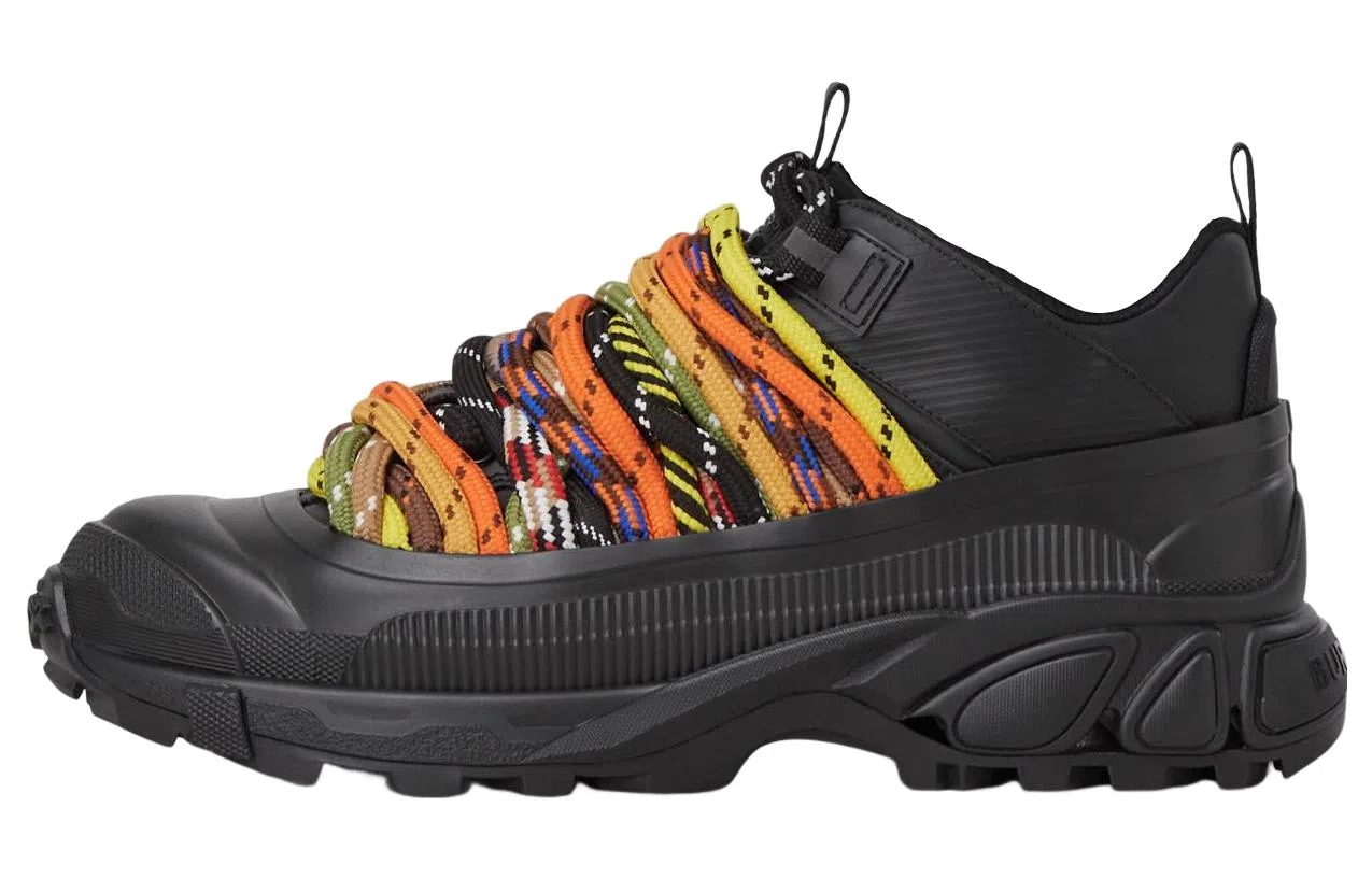 Burberry Arthur Black