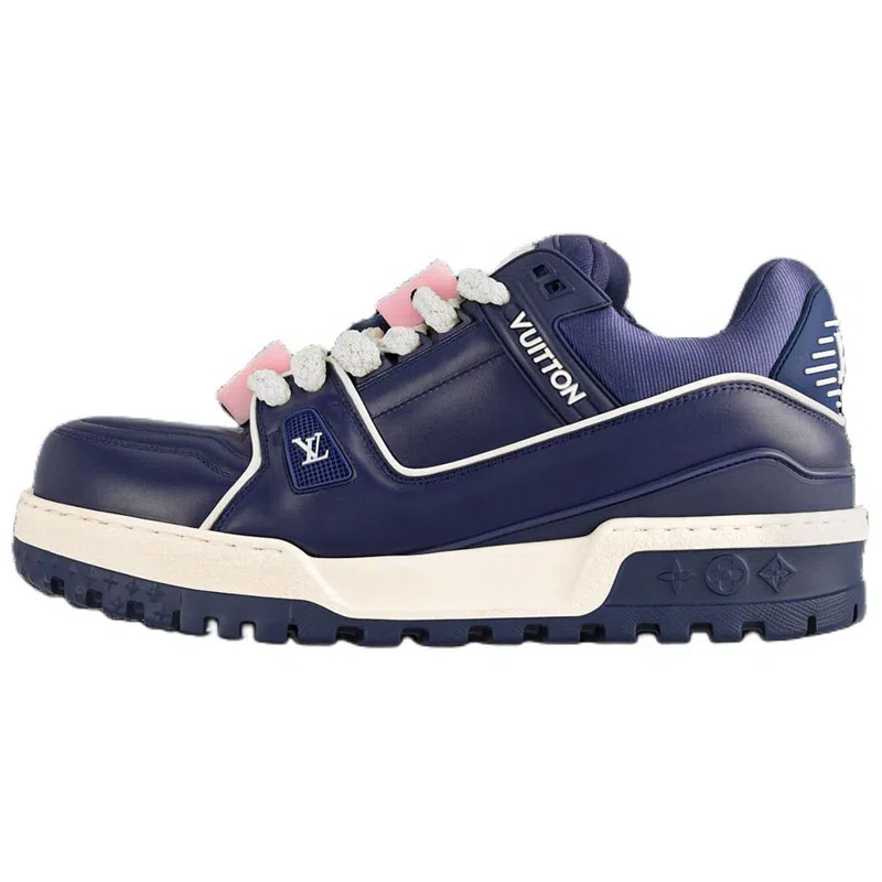 LOUIS VUITTON Trainer Maxi LOVE