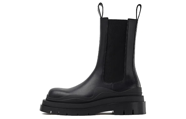 Bottega Veneta Tire Chelsea Boots Black