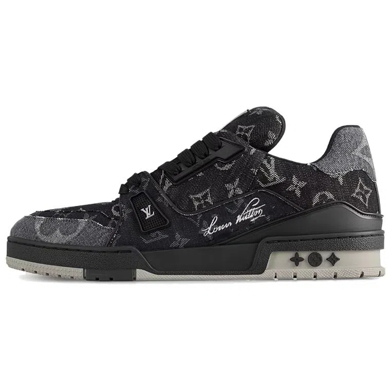 Louis Vuitton Trainer Black