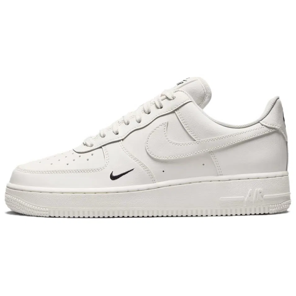 Nike Air Force 1 '07 ESS TRK3