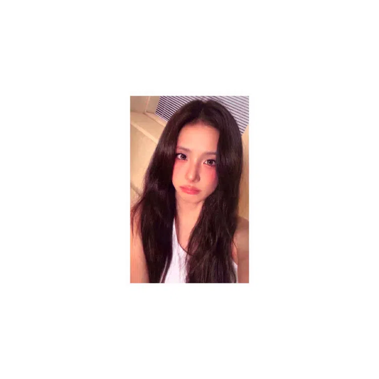 YG Entertainment Jisoo 1 AMORTAGE