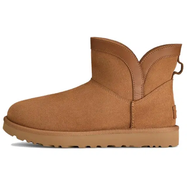 UGG Classic Novelty