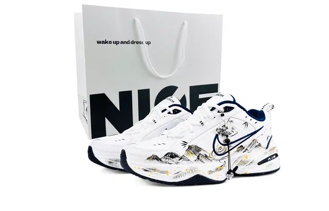 Nike Air Monarch 4